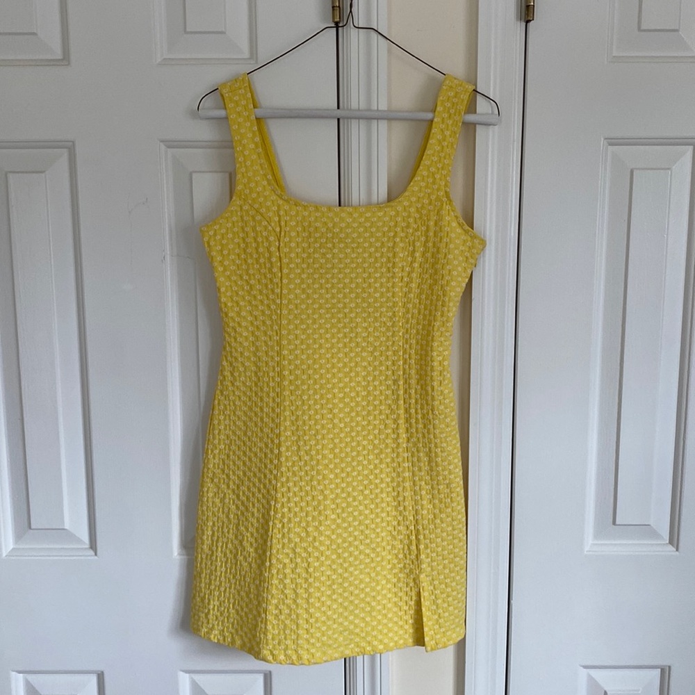 Urban outfitters - size medium - yellow with daisy flowers dress